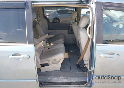 2008 Chrysler Town & Country Touring from USA, damaged, VIN 2A8HR54P28R134919